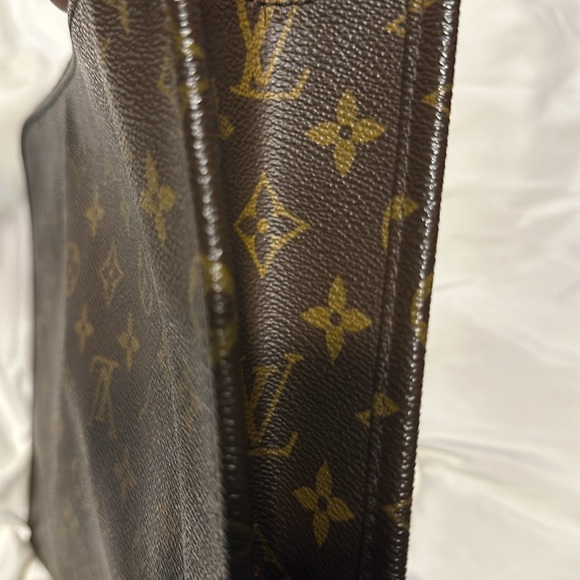Louis Vuitton Monogram Canvas Poche iPad or Document Case - Picture 9 of 17